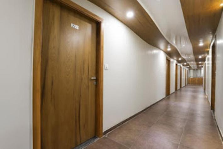 Hotel Madhav Villa Ahmedabad Bagian luar foto